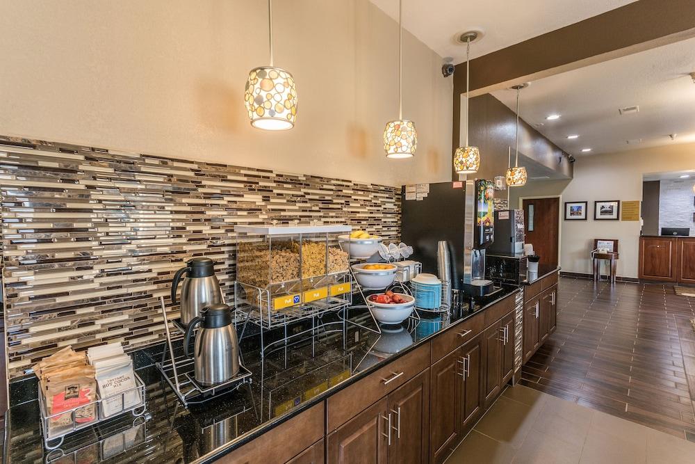 Comfort & North - Naperville 3*